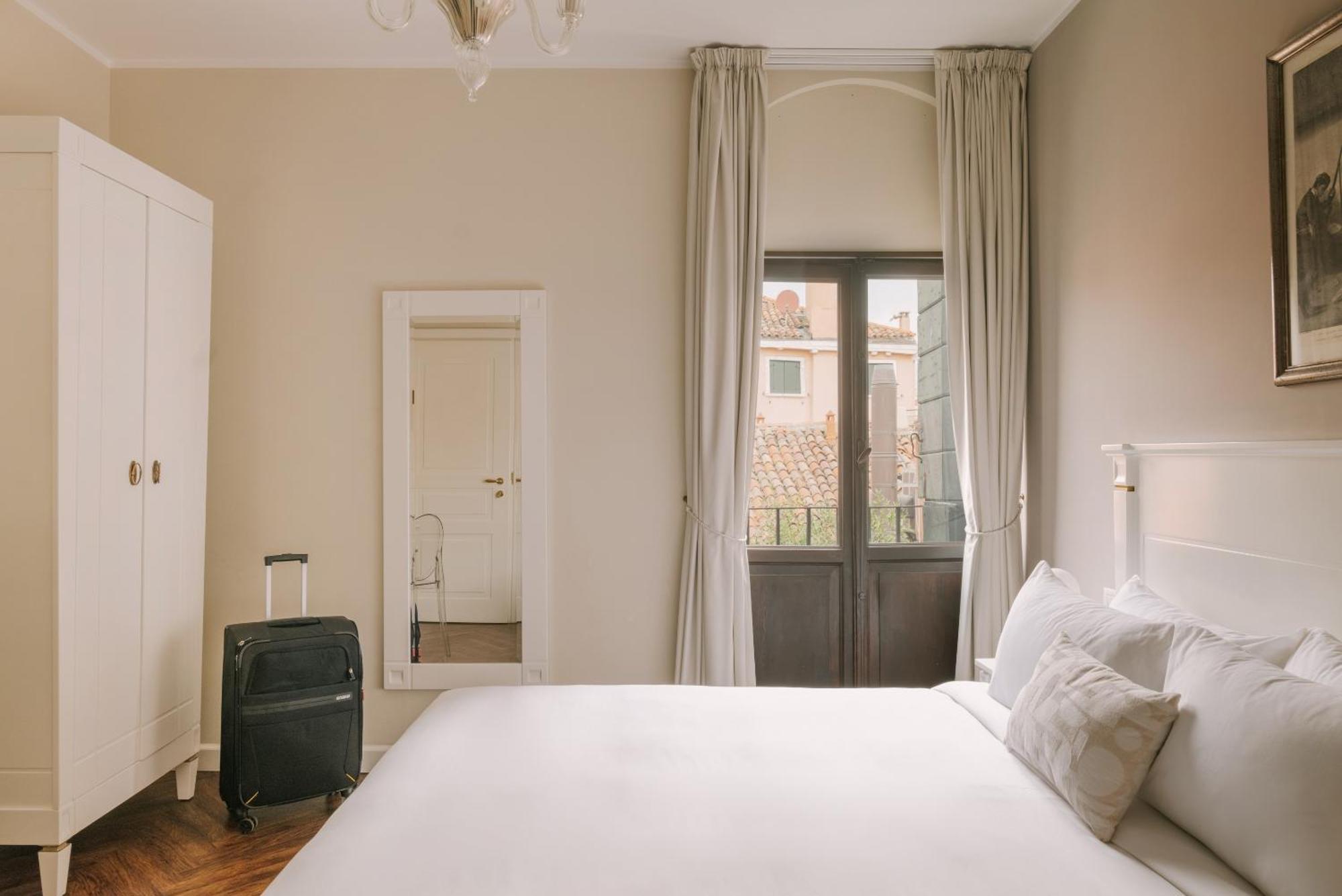 Sonder Salute Palace Hotel Venecia